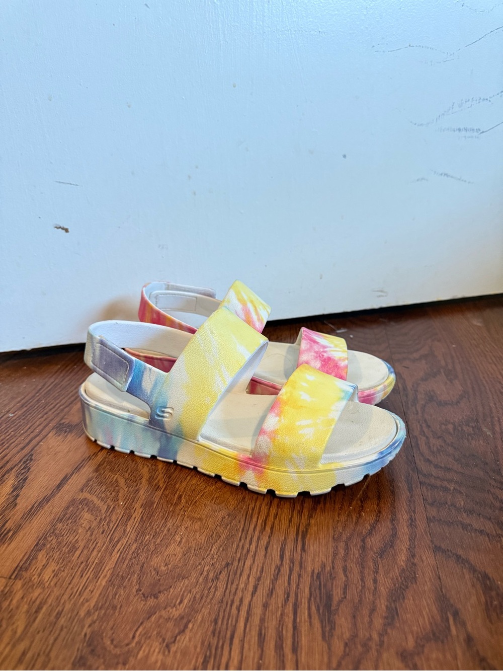 Skechers blue pink and yellow tie foam d lites strappy platform sandals size 7